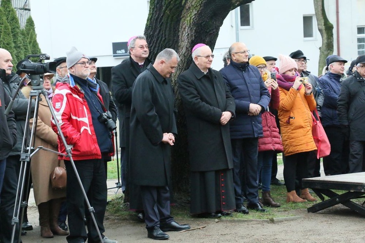 Odsłonięcie pomnika ks. Idziego Radziszewskiego