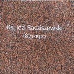 Odsłonięcie pomnika ks. Idziego Radziszewskiego