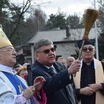 Poświęcenie ronda i figury MB Niepokalanej w Międzyborowie