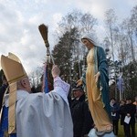 Poświęcenie ronda i figury MB Niepokalanej w Międzyborowie