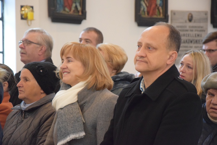 Poświęcenie ronda i figury MB Niepokalanej w Międzyborowie