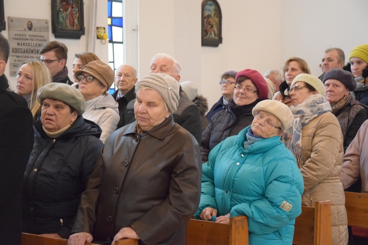 Poświęcenie ronda i figury MB Niepokalanej w Międzyborowie