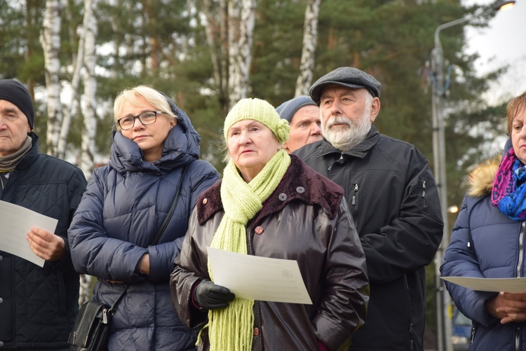 Poświęcenie ronda i figury MB Niepokalanej w Międzyborowie