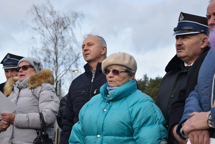 Poświęcenie ronda i figury MB Niepokalanej w Międzyborowie