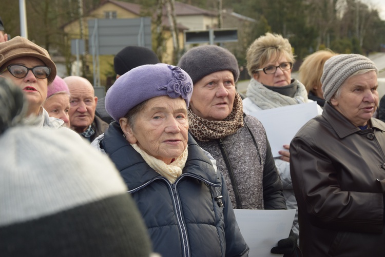 Poświęcenie ronda i figury MB Niepokalanej w Międzyborowie