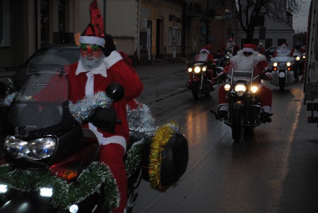 Parada Mikołajów w Rudniku nad Sanem