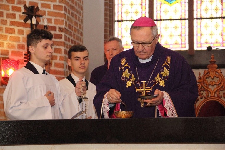 Konsekracja ołtarza w Świdwinie