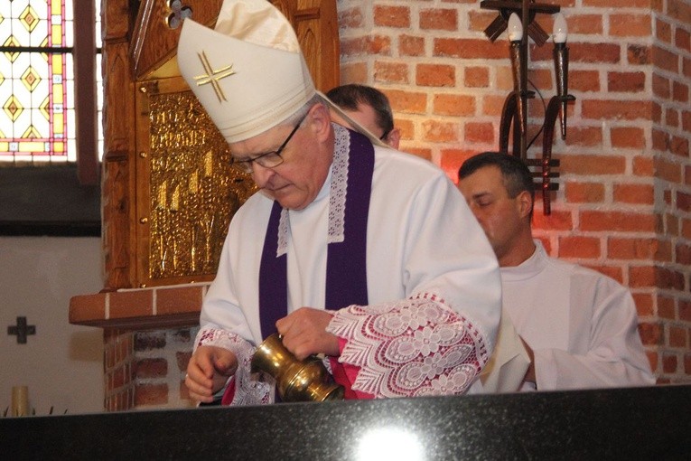 Konsekracja ołtarza w Świdwinie
