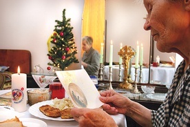 ▼	Chodzi o to, by jak najmniej starszych ludzi spędzało święta w samotności, zarówno w domach seniora,  jak i szpitalach  czy w naszym sąsiedztwie.