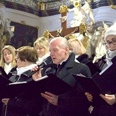 Słowno-muzyczny koncert grupy parafialnej ze Złotoryi wzbogacony był prezentacją multimedialną.