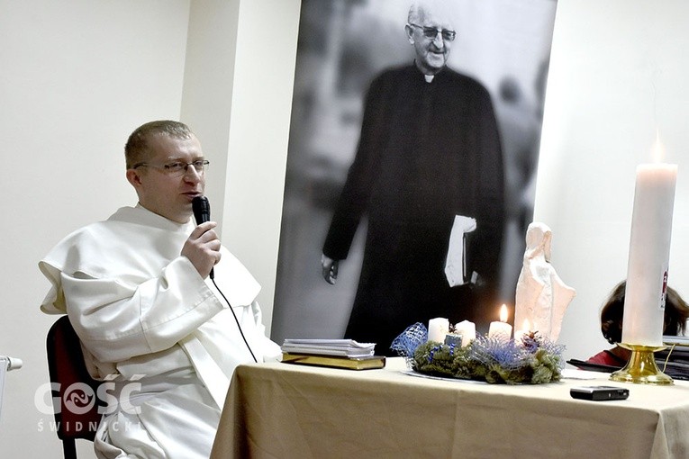 o. Adrian w czasie konferencji do dorosłych i młodzieży