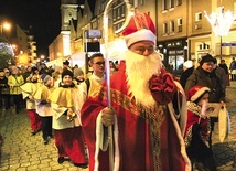 Barwny pochód wzbudził spore zainteresowanie.