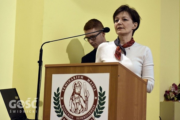 Barbara Engel w czasie konferencji w świdnickim seminarium