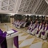Papież: Kościół nigdy nie traktuje objawień jako źródła wiary. Nigdy