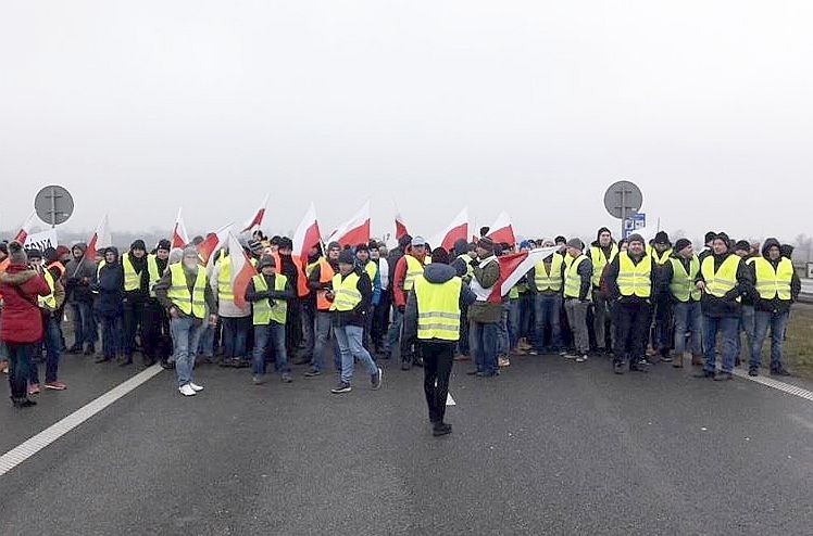 Rolnicy blokują autostradę A2. Przyjechał do nich minister rolnictwa