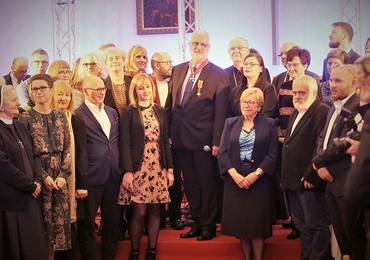 Byli i obecni redaktorzy KAI z szefem Agencji Marcinem Przeciszewskim i abp. Stanisławem Budzikiem.