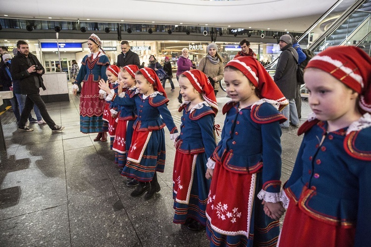 Tur, diabeł i anioł na Centralnym