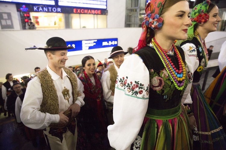 Tur, diabeł i anioł na Centralnym