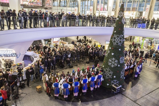 Tur, diabeł i anioł na Centralnym