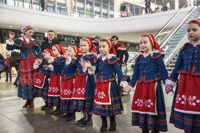 Tur, diabeł i anioł na Centralnym