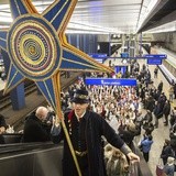 Tur, diabeł i anioł na Centralnym