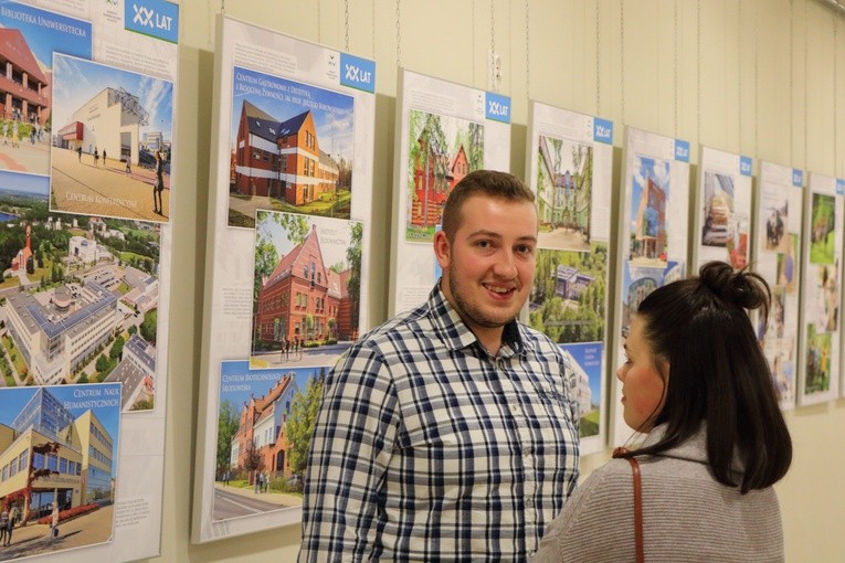 Uniwersytet w obiektywie 