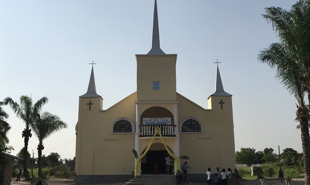Kościół pw. Miłosierdzia Bożego w Makotimpoko