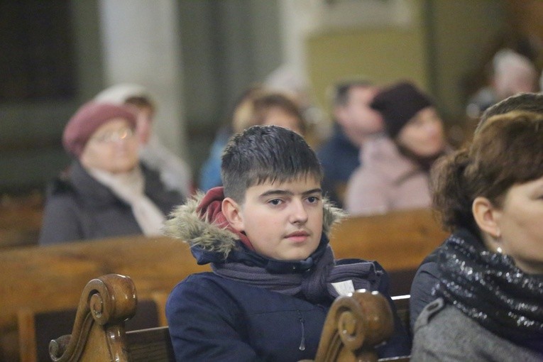 Czuwanie młodzieży w Ołpinach