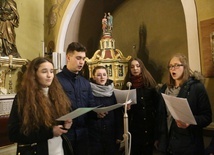 Czuwanie młodzieży w Ołpinach