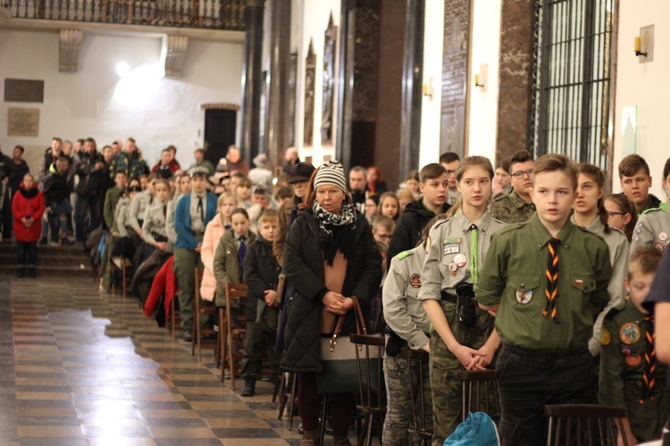 Betlejemskie Światło Pokoju dotarło do Warszawy 