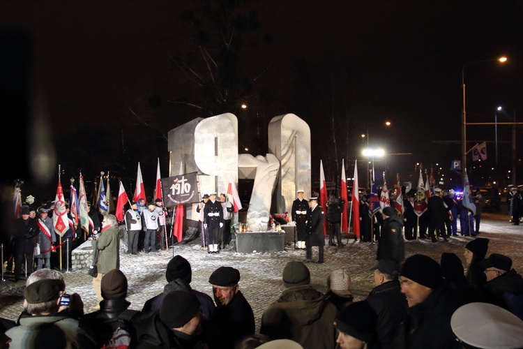 Poranne uroczystości Grudnia '70 w Gdyni