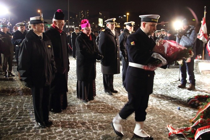 Poranne uroczystości Grudnia '70 w Gdyni