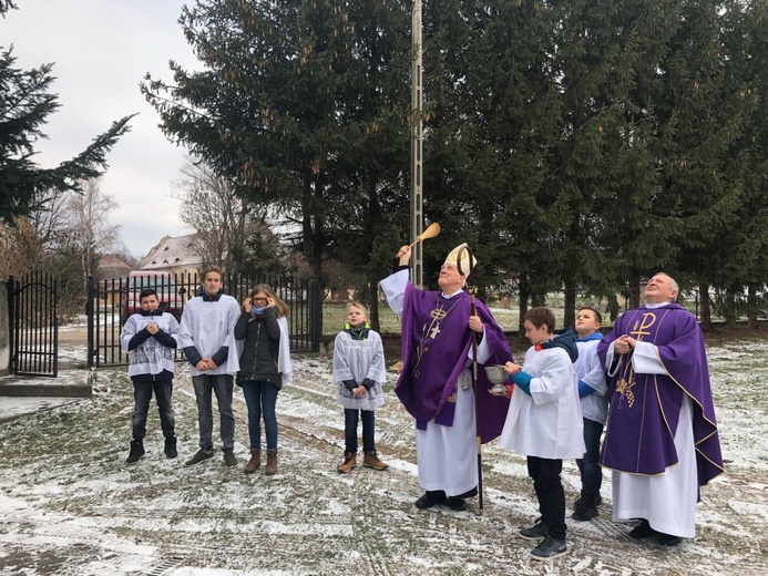 Poświęcenie dachu w Lutomierzu