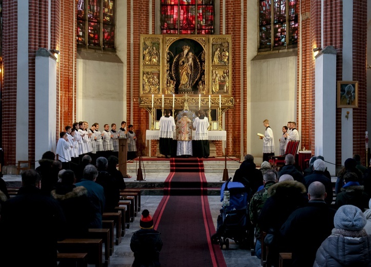 Róż radości i nowi ministranci