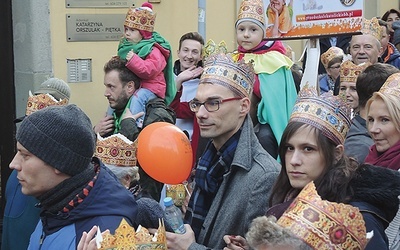 ▲	Ukoronowane głowy znowu wyjdą na podbeskidzkie ulice.