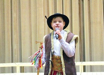 Krystian Guzicki  obok zespołu „Janczowioki” z Janczowej, grupy  „Sezon na czereśnie” z Dołów i Karoliny Polak będzie reprezentował region na finale w Będzinie.