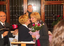 Krystyna Sobierajska (z prawej) w 1984 r. przeniosła się  do Norwegii. Jej związki z naszą diecezją są jednak nadal bardzo żywe.