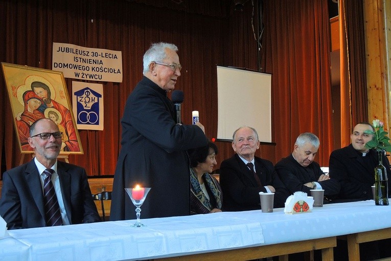 88-letni ks. infułat Franciszek Kołacz, pierwszy krajowy moderator Domowego Kościoła, był gościem żywieckich oazowiczów