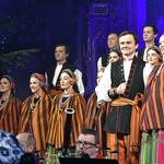 Koncert zespołów "Kostrzanie" i "Mazowsze" w Bazylice Mniejszej