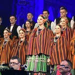 Koncert zespołów "Kostrzanie" i "Mazowsze" w Bazylice Mniejszej