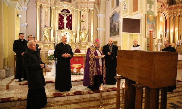 Ekshumacja sługi Bożego ks. Stanisława Sudoła 