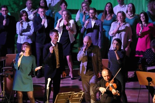 Kolędowanie Radia eM z Carrantuohill w Filharmonii 