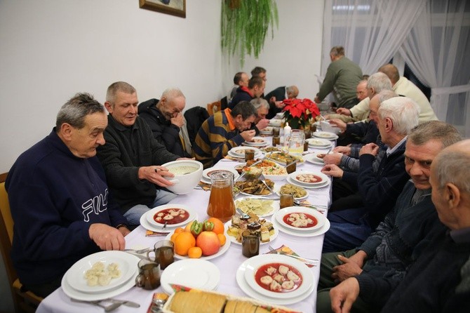 Wieczerza wigilijna z bezdomnymi