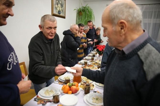 Wieczerza wigilijna z bezdomnymi