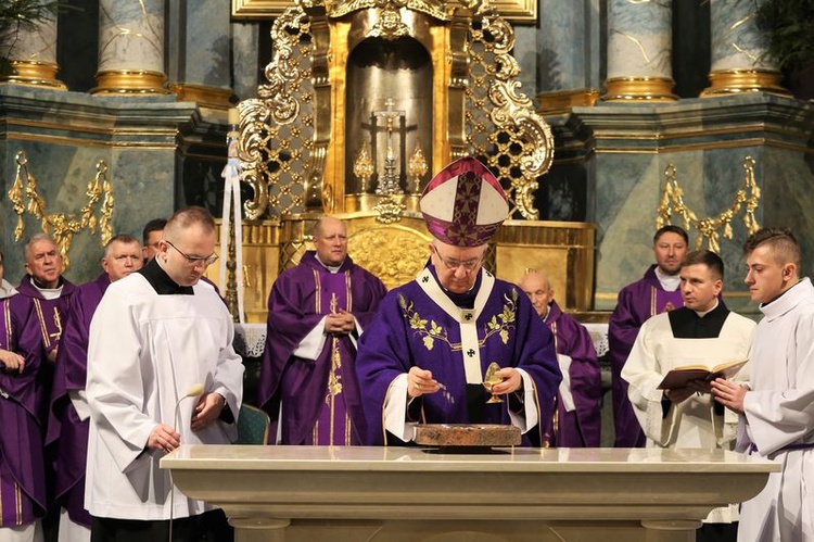 Konsekracja ołtarza w kościele św. Piotra w Lublinie