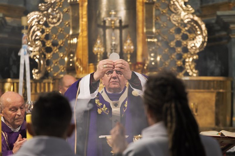 Konsekracja ołtarza w kościele św. Piotra w Lublinie