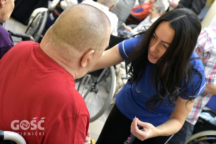 Spotkanie opłatkowe z biskupem w Hospicjum im. św. Ojca Pio