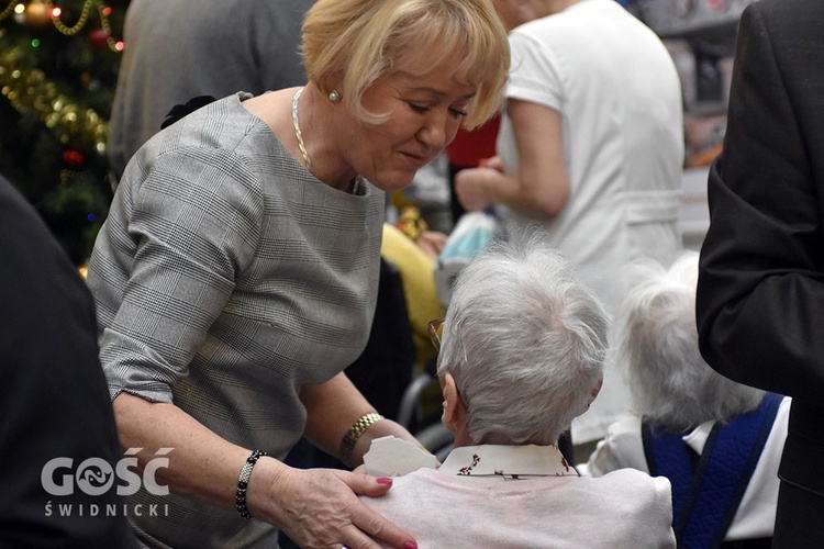 Spotkanie opłatkowe z biskupem w Hospicjum im. św. Ojca Pio