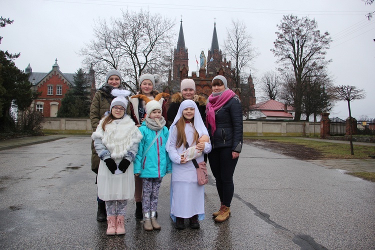 Kolędnicy misyjni ze złakowskiej parafii