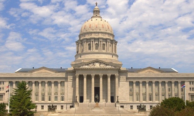 USA: Przywódca Republikanów w Senacie stracił zdolność mówienia w trakcie wystąpienia